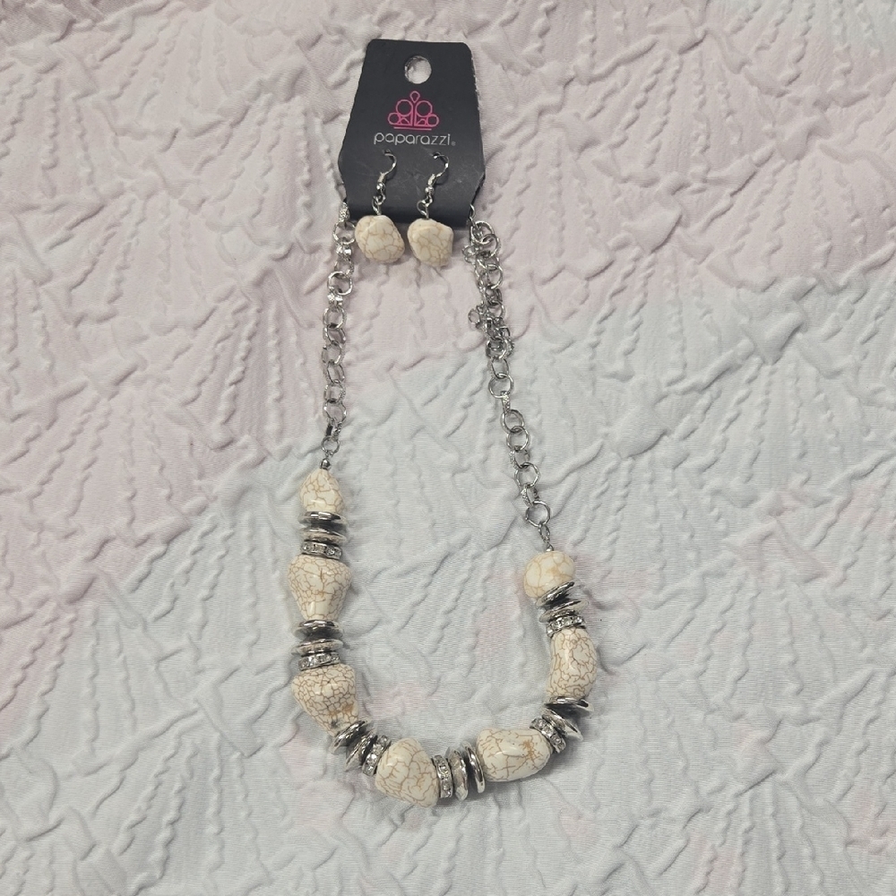 Paparazzi Silver and Cream Necklace Set